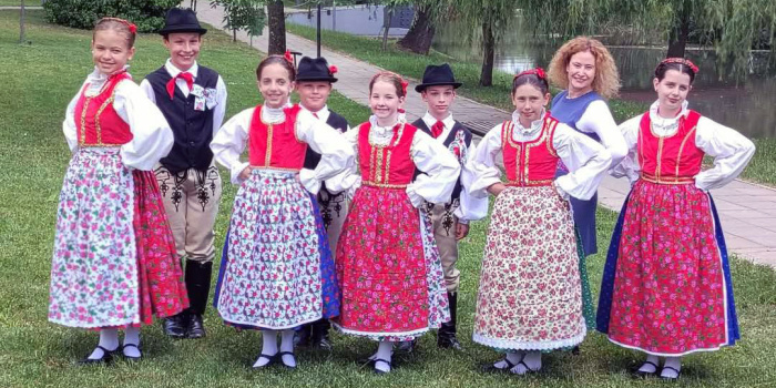 Aranyat táncoltak néptáncosaink Békésen